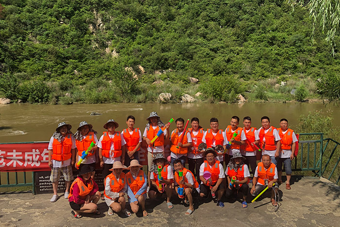 西安鼎立信貨架團建活動